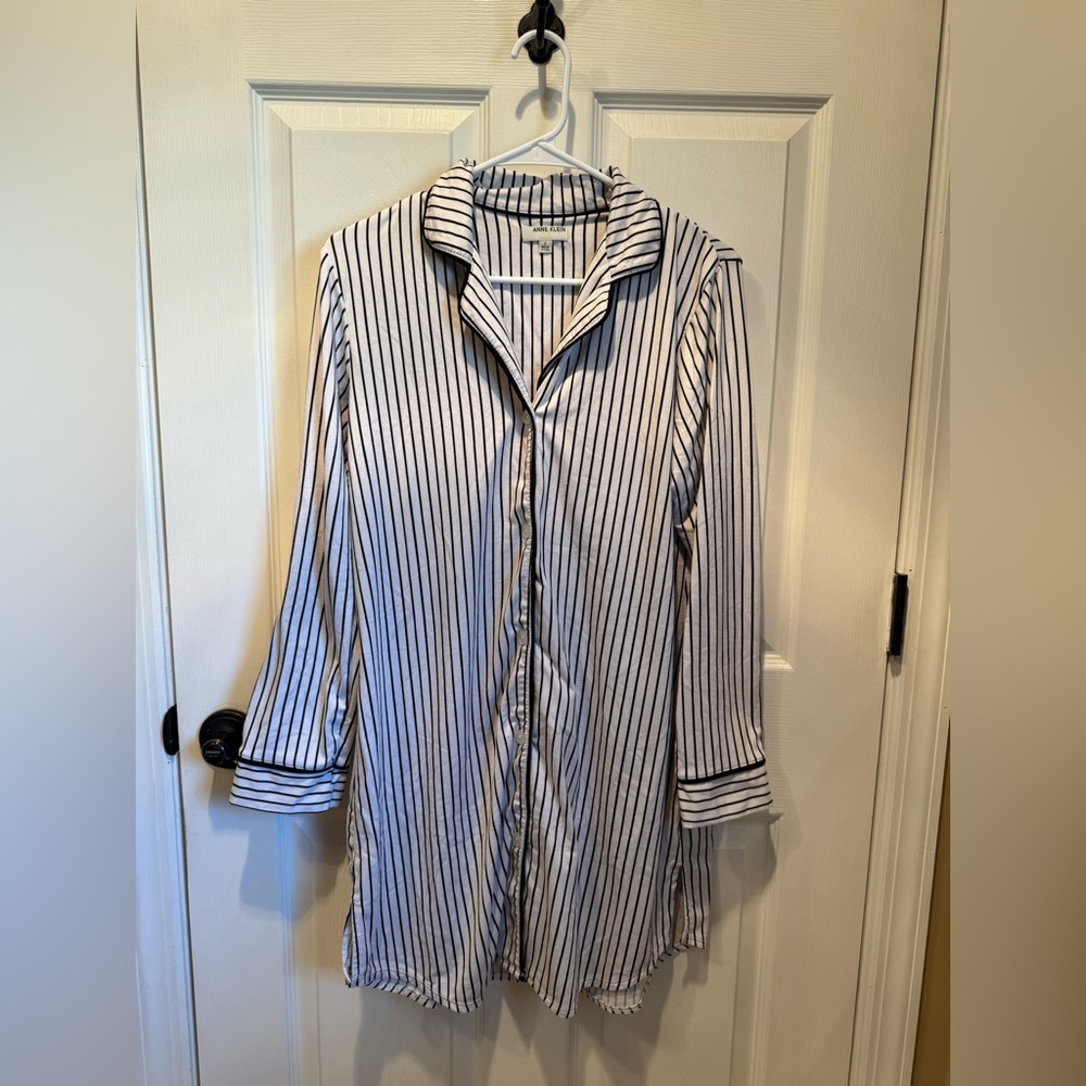 Anne Klein Oversized Pin Stripe Sleep Shirt Small Pajamas Intimates